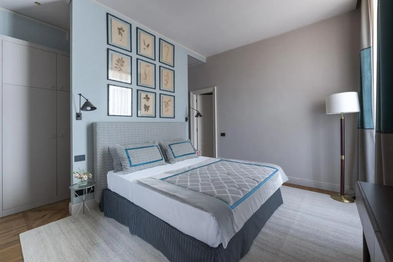 Apartments Florence - Palazzo Signoria Luxury Apartments 5 - Nettuno 0*,